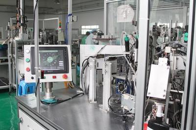 机器人时代 富士康员工的转型与机遇